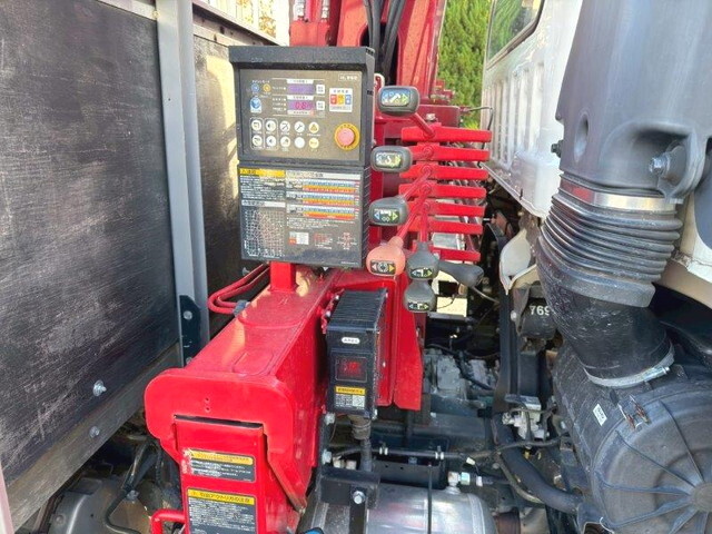 いすゞフォワードクレーン4段増トン（6t・8t）[写真08]