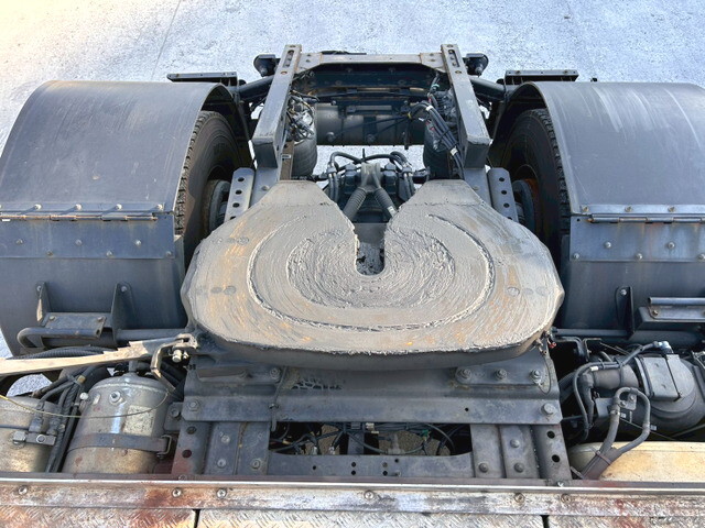 いすゞギガトレーラーヘッド（トラクターヘッド）大型（10t）[写真10]