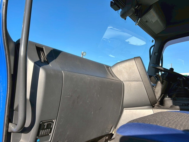 いすゞギガトレーラーヘッド（トラクターヘッド）大型（10t）[写真14]