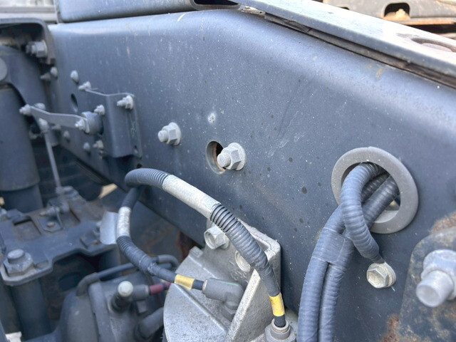 いすゞギガトレーラーヘッド（トラクターヘッド）大型（10t）[写真33]