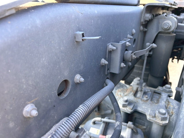 いすゞギガトレーラーヘッド（トラクターヘッド）大型（10t）[写真35]