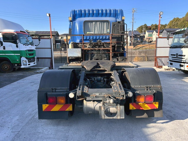 いすゞギガトレーラーヘッド（トラクターヘッド）大型（10t）[写真07]