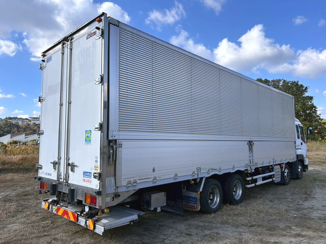 いすゞギガアルミウイング大型（10t）[写真02]