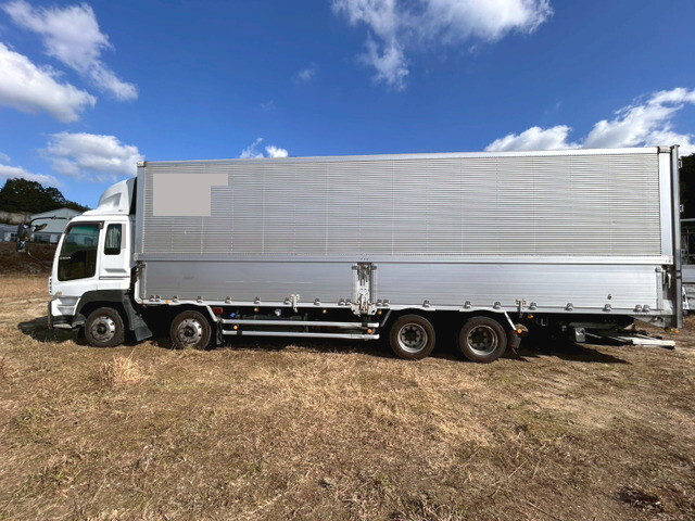 いすゞギガアルミウイング大型（10t）[写真05]