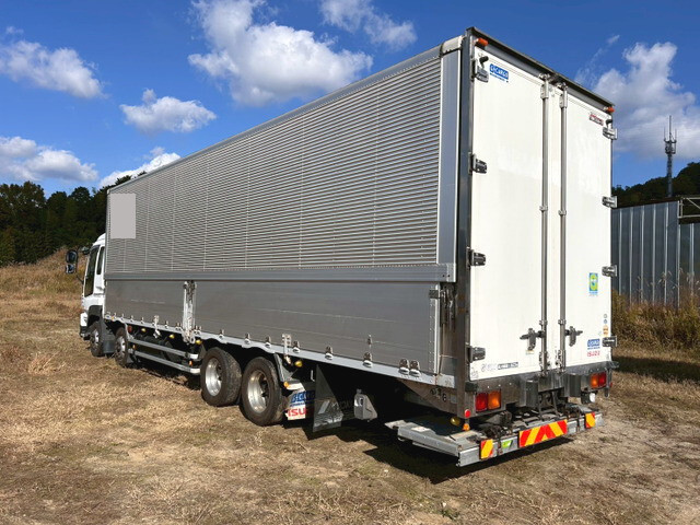 いすゞギガアルミウイング大型（10t）[写真09]