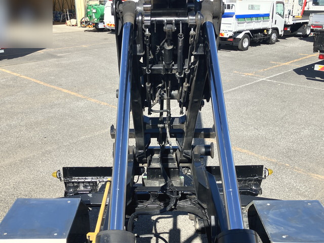 UDトラックスコンドルコンテナ専用車増トン（6t・8t）[写真11]