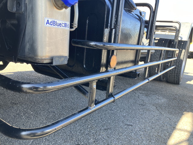 UDトラックスコンドルコンテナ専用車増トン（6t・8t）[写真20]