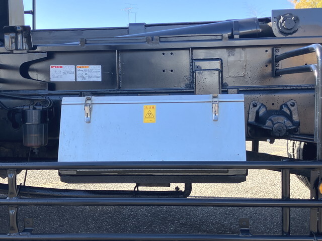 UDトラックスコンドルコンテナ専用車増トン（6t・8t）[写真23]