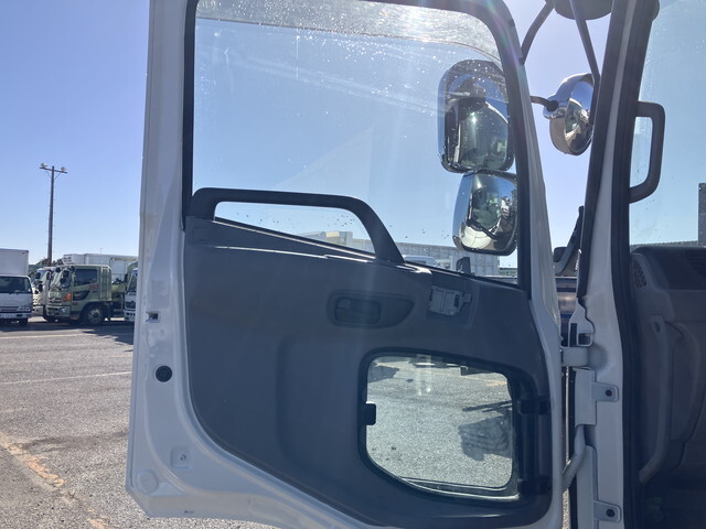 UDトラックスコンドルコンテナ専用車増トン（6t・8t）[写真29]