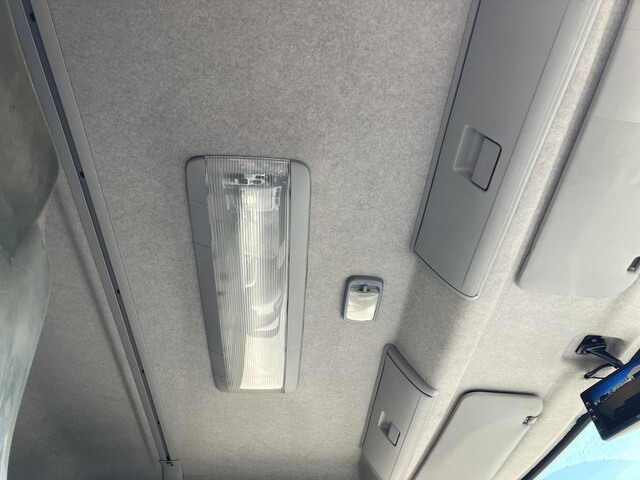 UDトラックスコンドルコンテナ専用車増トン（6t・8t）[写真34]