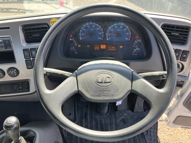 UDトラックスコンドルコンテナ専用車増トン（6t・8t）[写真37]