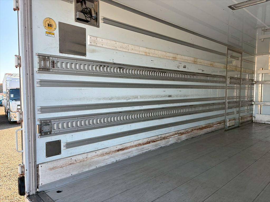 日野レンジャー冷凍車（冷蔵車）中型（4t）[写真05]