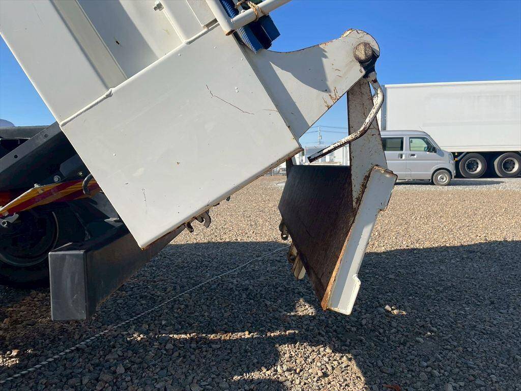 いすゞフォワードダンプ中型（4t）[写真12]