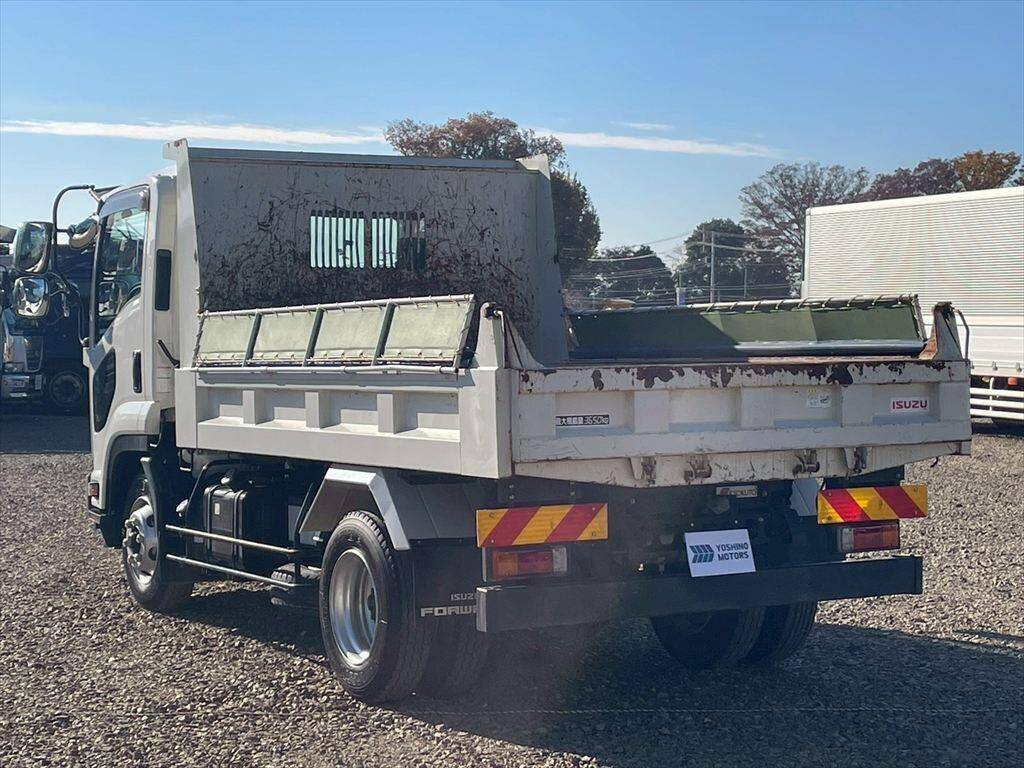 いすゞフォワードダンプ中型（4t）[写真03]