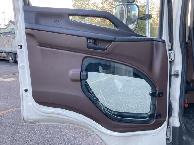 日野レンジャー冷凍車（冷蔵車）中型（4t）[写真29]