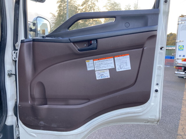 日野レンジャー冷凍車（冷蔵車）中型（4t）[写真30]