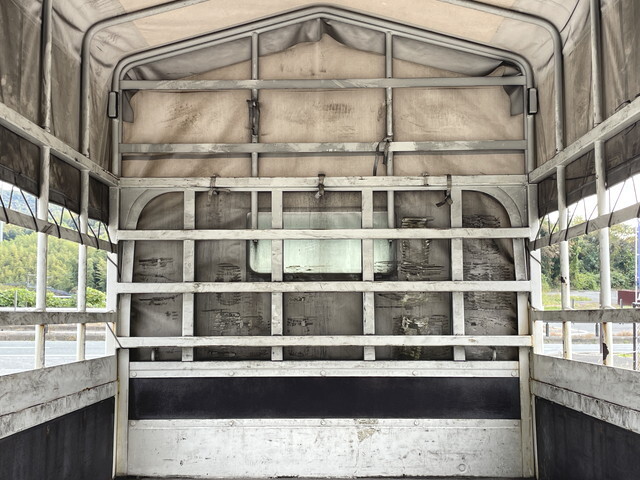 トヨタトヨエース平ボディ小型（2t・3t）[写真11]