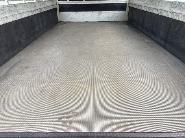 トヨタトヨエース平ボディ小型（2t・3t）[写真12]