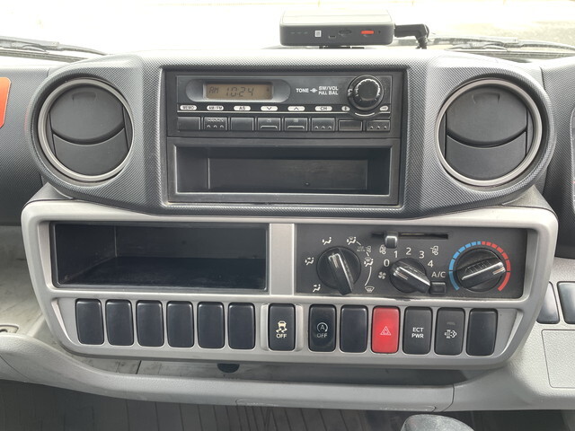 トヨタトヨエース平ボディ小型（2t・3t）[写真35]