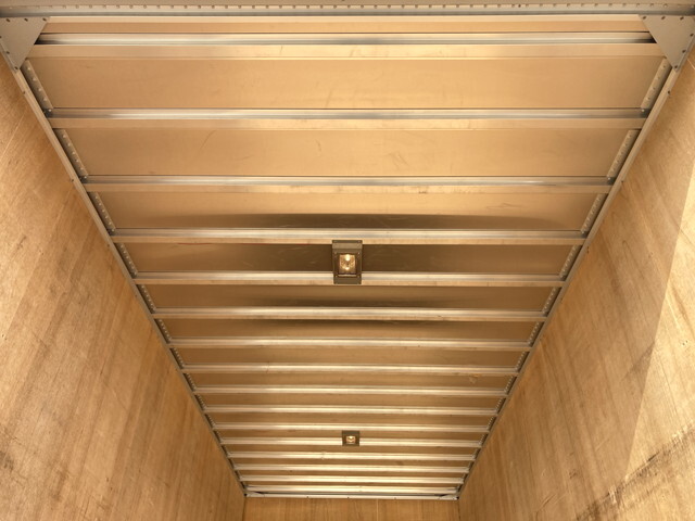 いすゞエルフアルミバン小型（2t・3t）[写真11]