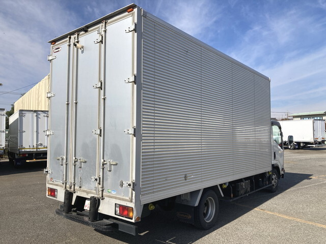 いすゞエルフアルミバン小型（2t・3t）[写真02]