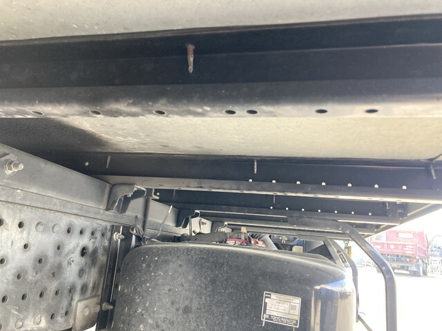 いすゞエルフアルミバン小型（2t・3t）[写真22]