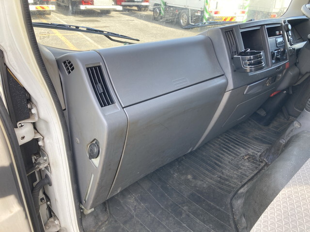 いすゞエルフアルミバン小型（2t・3t）[写真31]