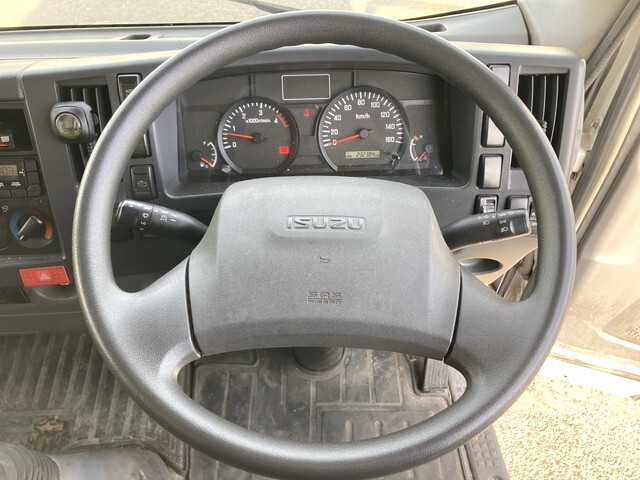 いすゞエルフアルミバン小型（2t・3t）[写真37]