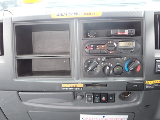 いすゞフォワードクレーン4段中型（4t）[写真31]