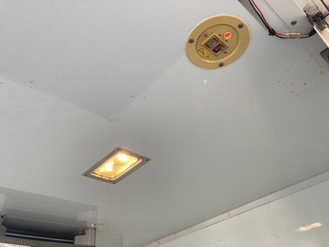 その他のメーカーその他の車種冷凍車（冷蔵車）小型（2t・3t）[写真28]