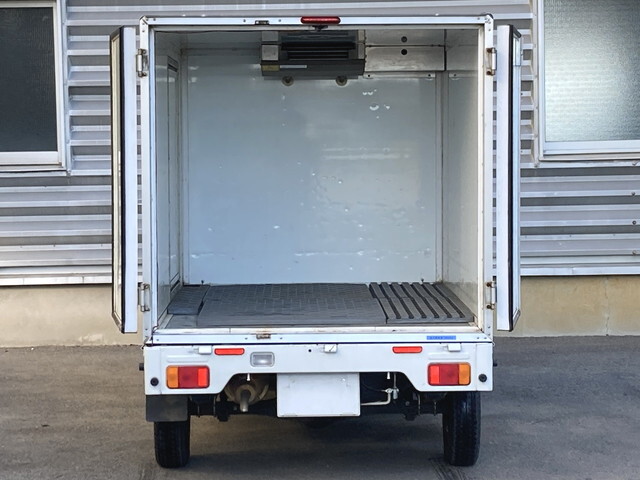 その他のメーカーその他の車種冷凍車（冷蔵車）小型（2t・3t）[写真05]