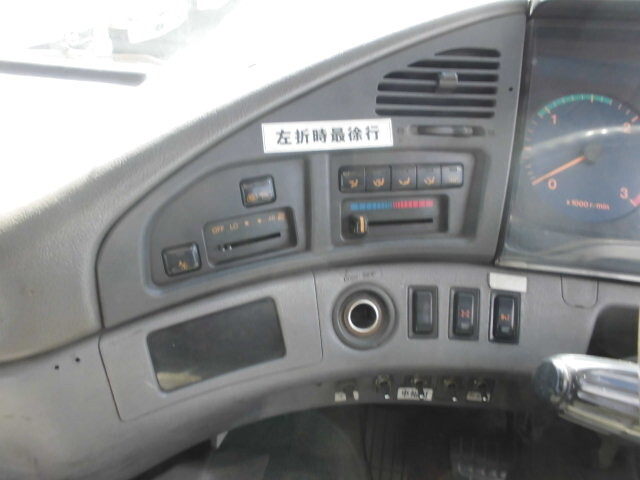 日野プロフィアセルフクレーン4段大型（10t）[写真37]