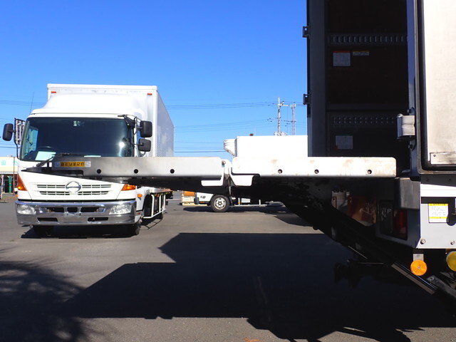 いすゞフォワードアルミウイング中型（4t）[写真11]