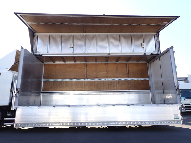 いすゞフォワードアルミウイング中型（4t）[写真14]