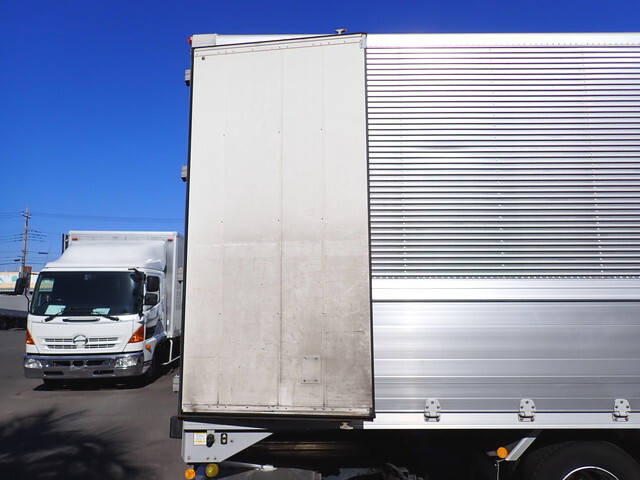 いすゞフォワードアルミウイング中型（4t）[写真18]