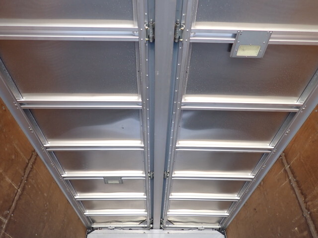 いすゞフォワードアルミウイング中型（4t）[写真20]