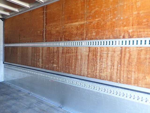 いすゞフォワードアルミウイング中型（4t）[写真22]