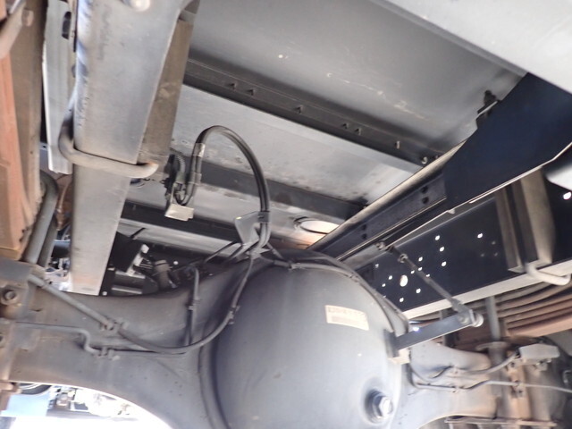 いすゞフォワードアルミウイング中型（4t）[写真26]