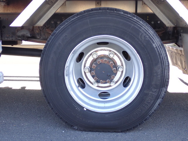 いすゞフォワードアルミウイング中型（4t）[写真28]