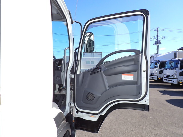 いすゞフォワードアルミウイング中型（4t）[写真29]