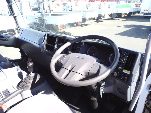 いすゞフォワードアルミウイング中型（4t）[写真31]