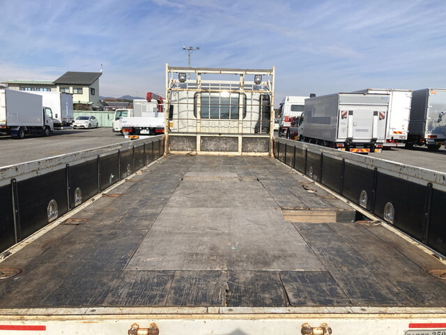 いすゞフォワード平ボディ中型（4t）[写真12]