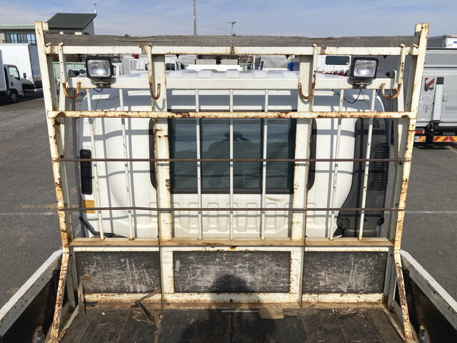 いすゞフォワード平ボディ中型（4t）[写真13]