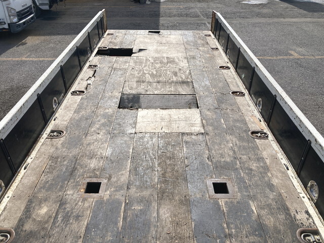 いすゞフォワード平ボディ中型（4t）[写真14]