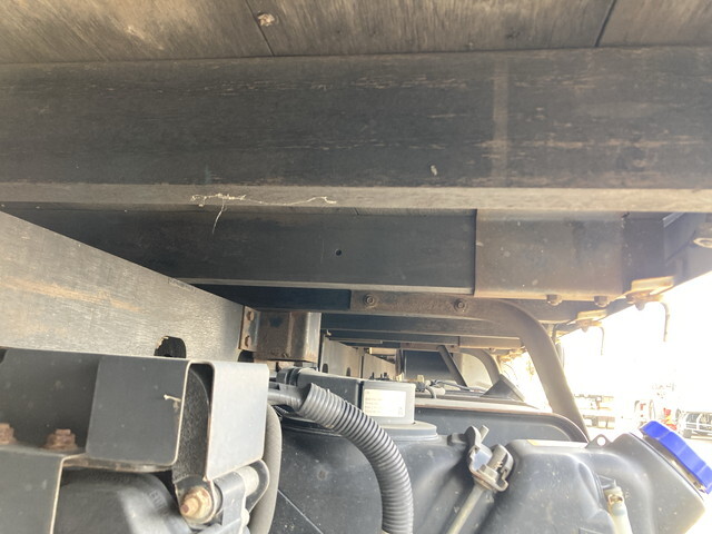 いすゞフォワード平ボディ中型（4t）[写真19]