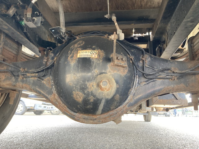 いすゞフォワード平ボディ中型（4t）[写真23]