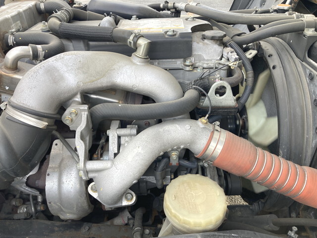 いすゞフォワード平ボディ中型（4t）[写真25]