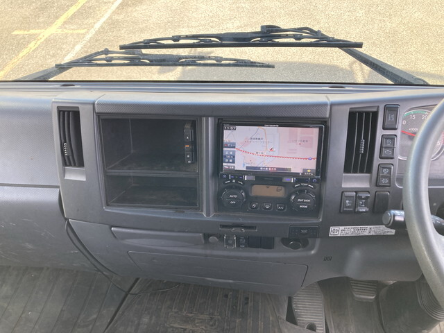 いすゞフォワード平ボディ中型（4t）[写真36]