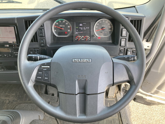 いすゞフォワード平ボディ中型（4t）[写真37]