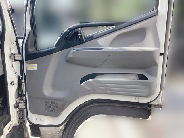 三菱ふそうキャンター平ボディ小型（2t・3t）[写真23]